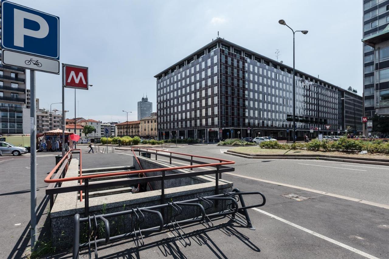 Stayeasy Quadronno33 - 3 Bedrooms, 2 Baths - Duomo Walking Distance Милано Екстериор снимка